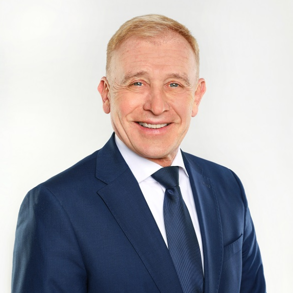 Dr.  Michael Wegner